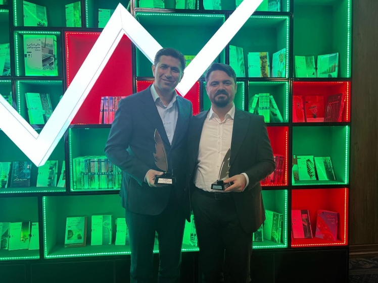 مراسم تجلیل از نویسندگان بازار سرمایه